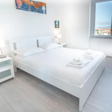 Lejlighed 7th Floor - Donoratico Cagliari